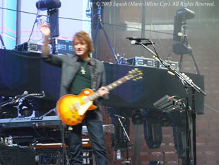 First backstage tour before the Bon Jovi show at the Bell Centre, Quebec, Canada (February 14, 2013)